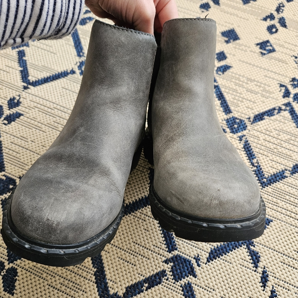 Sorel Chelsea Waterproof Boot - Picture 8 of 12